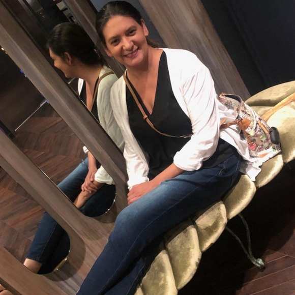 Meet your Posher, Tiana - Picture 6 of 14